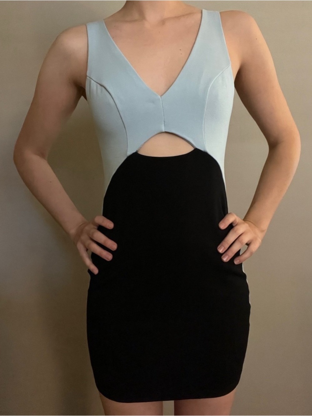 Solemio V-Neck Two-Tone Cutout Bodycon Dress in Light Blue and Black, Small